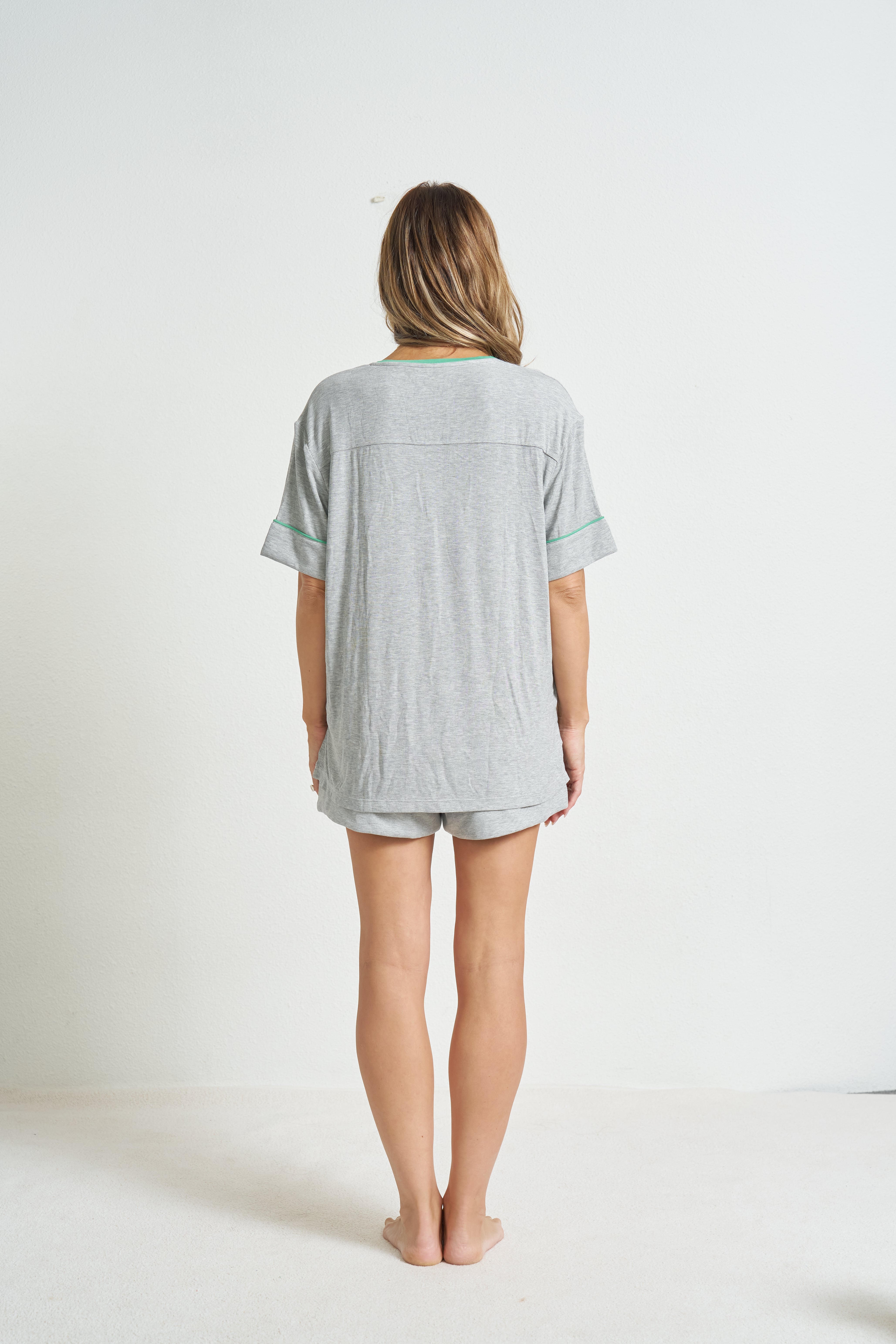 Women's Shorts & Tshirt Style